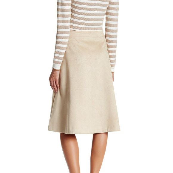 NWT Lucy Paris Beautiful Nude Suede Wrap Skirt!!!✨ - Picture 9 of 9